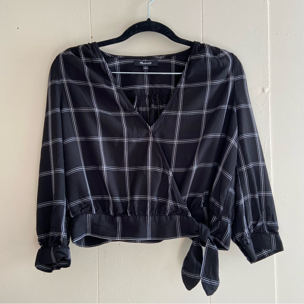 Madewell women’s wrap top. Size Small. 3/4 sleeve. Black/white plaid.